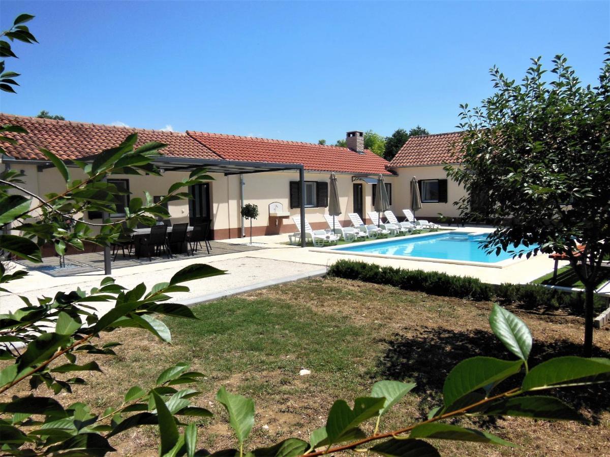 Holiday Home Tuta Polaca Exterior photo