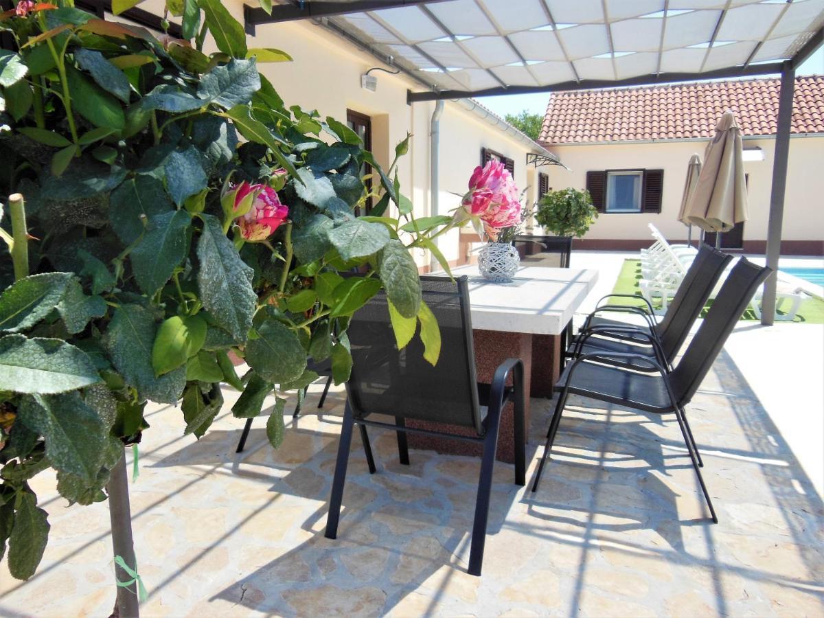 Holiday Home Tuta Polaca Exterior photo
